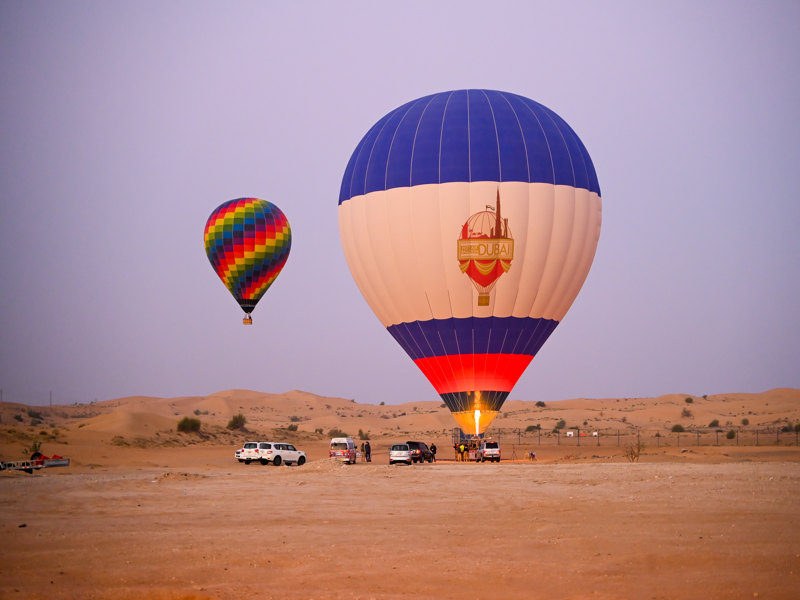Dubai Hành Trình Đỉnh Cao: Du thuyền Mega Yatch Marina - Khám Phá Miracle Garden - Ngắm bình minh trên khinh khí cầu -Thưởng thức BBQ Sa mạc đêm Heritage Safari - Trải nghiệm bay trực thăng ngắm toàn cảnh - Bữa tối trên không